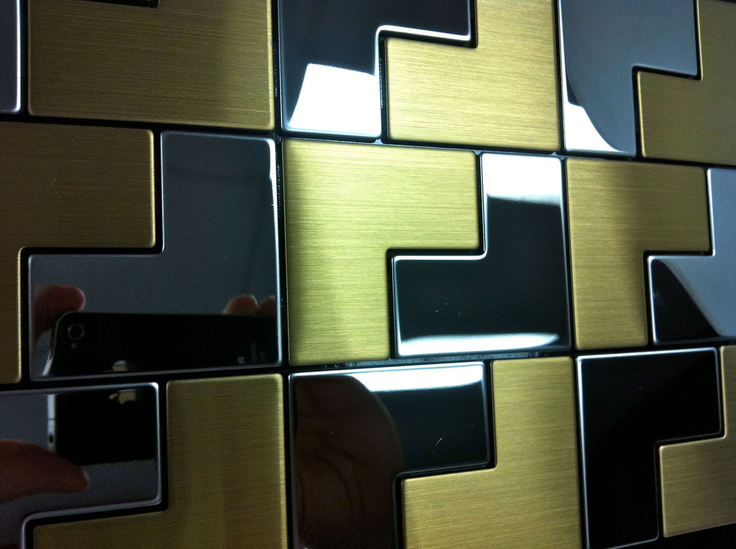 Kink titanium gold tile